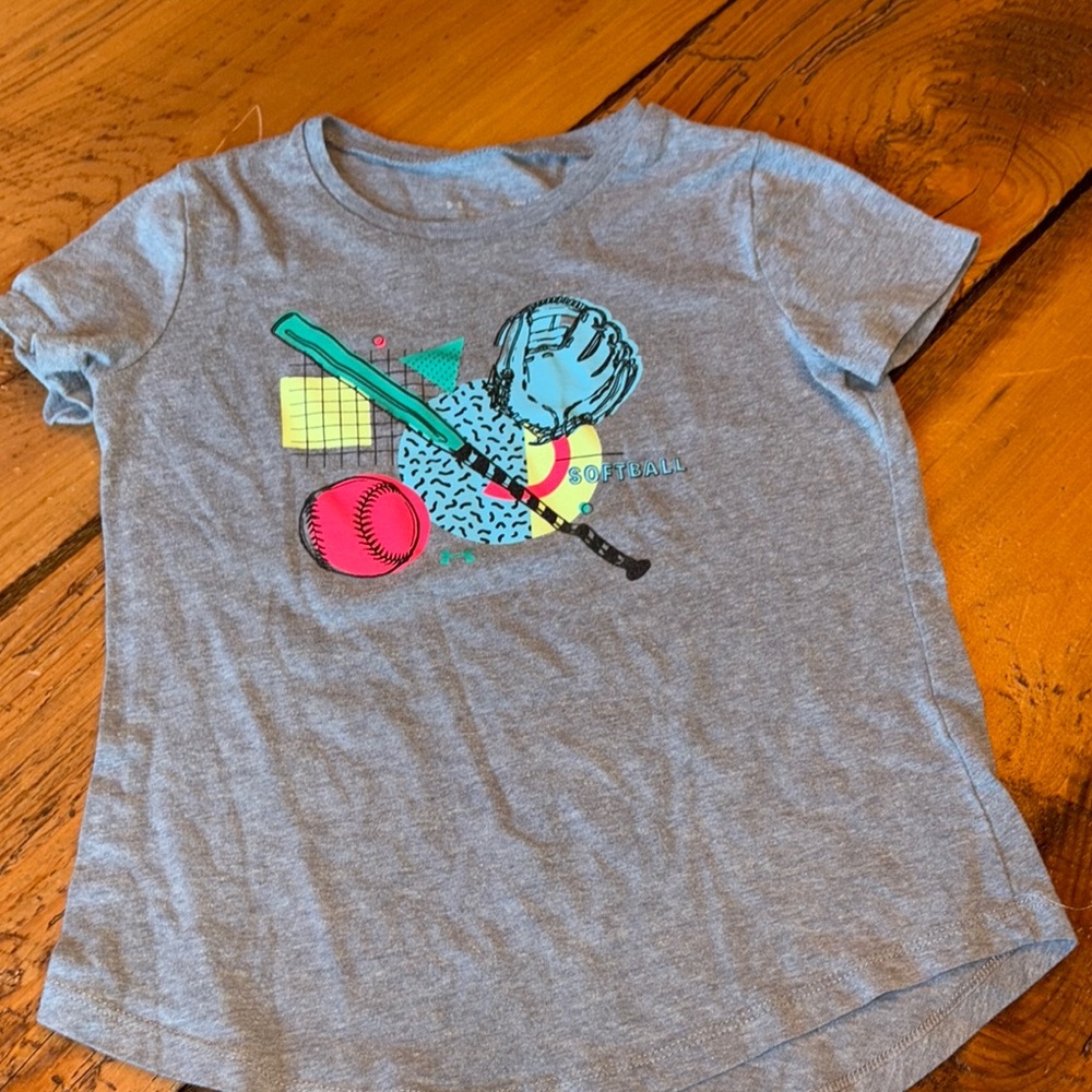 Girls under Armour softball Graphic Tee Euc